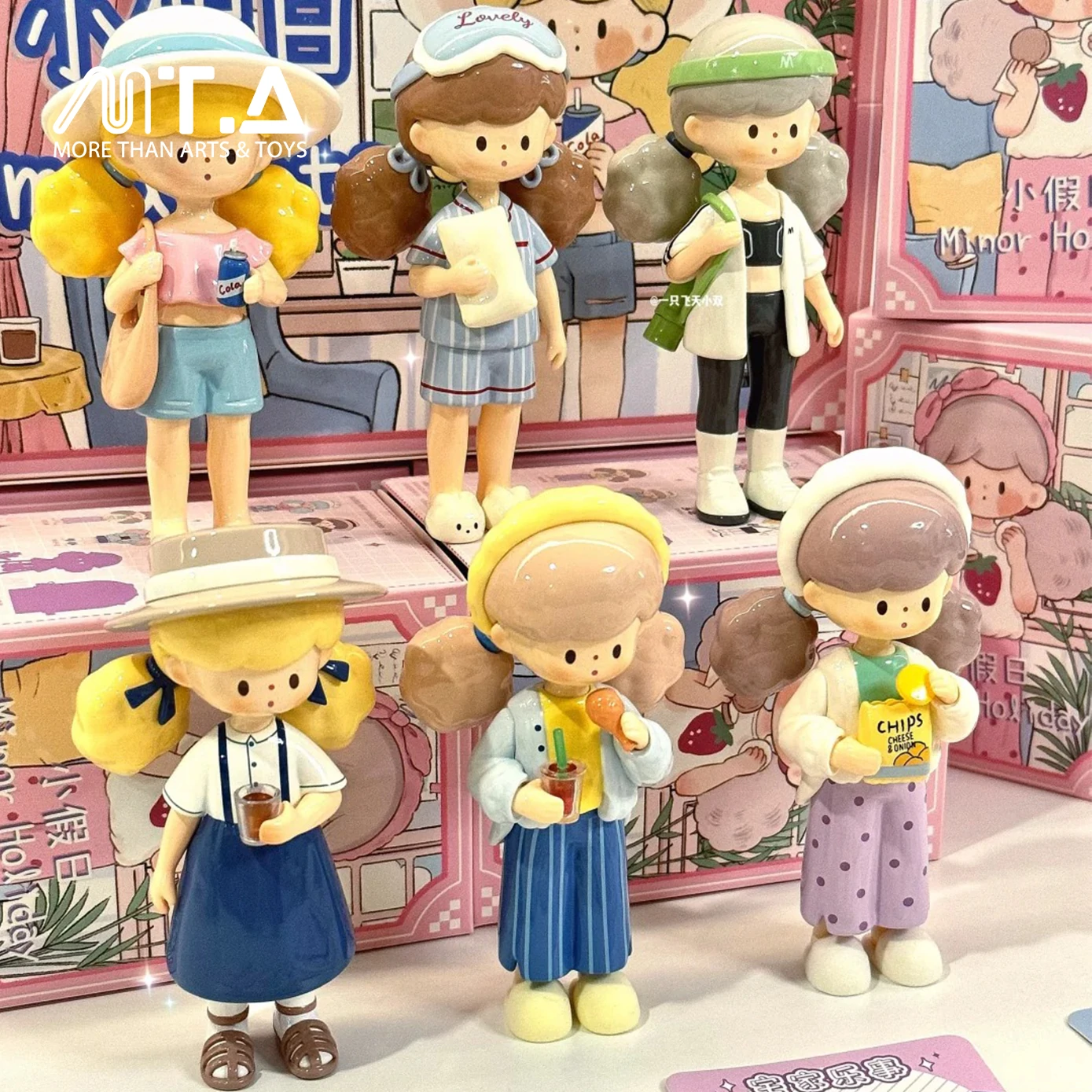 Molinta Minor Holiday Series Blind Box – morethanartsandtoys Molinta Minor Holiday Series Blind Box – morethanartsandtoys